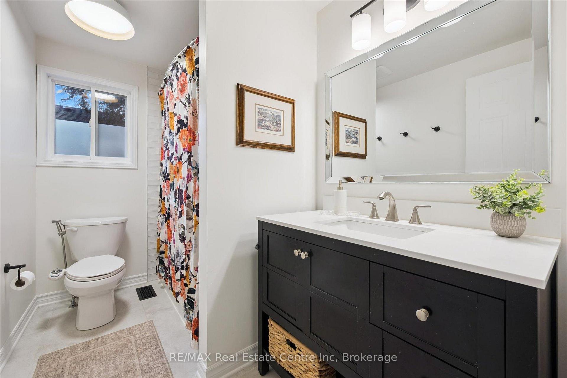Photo 16 of 33 London Road E, Guelph, Exhibition Park — HOMEH