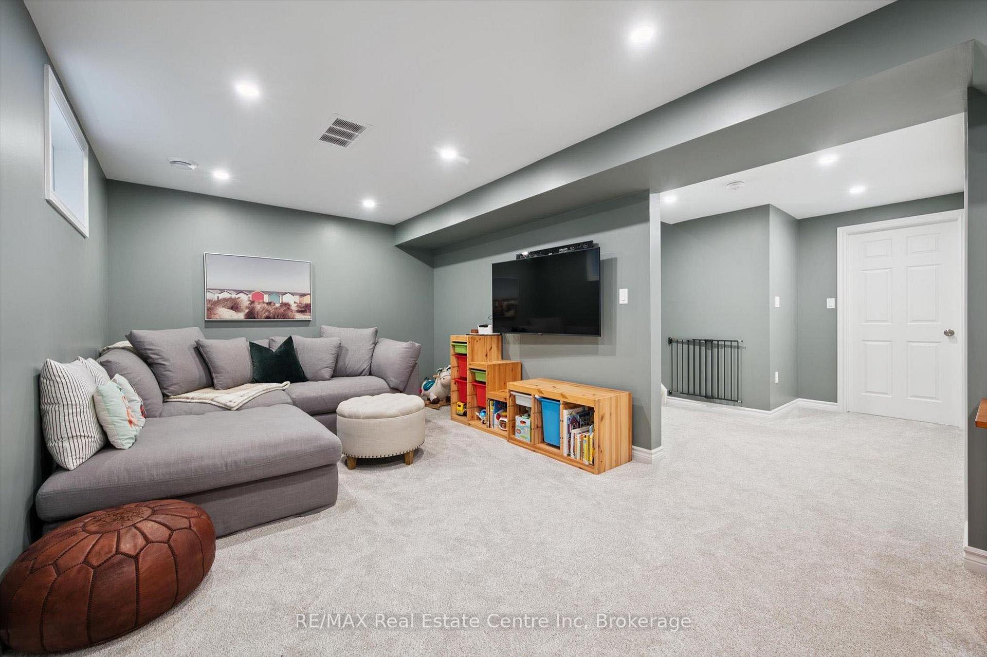 Photo 17 of 33 London Road E, Guelph, Exhibition Park — HOMEH