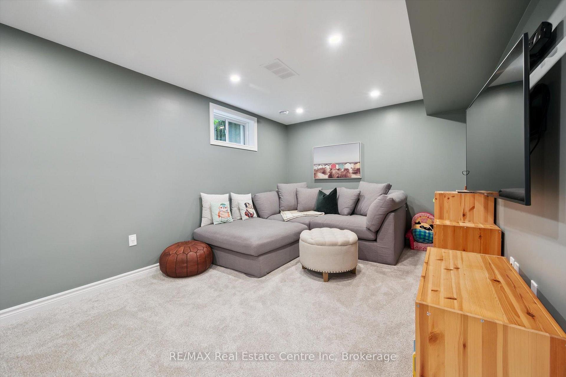 Photo 18 of 33 London Road E, Guelph, Exhibition Park — HOMEH