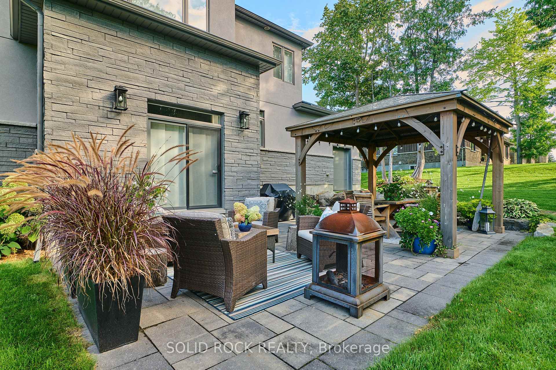 Photo 7 of 1882 Cedarlakes Way, Ottawa, Greely — HOMEH