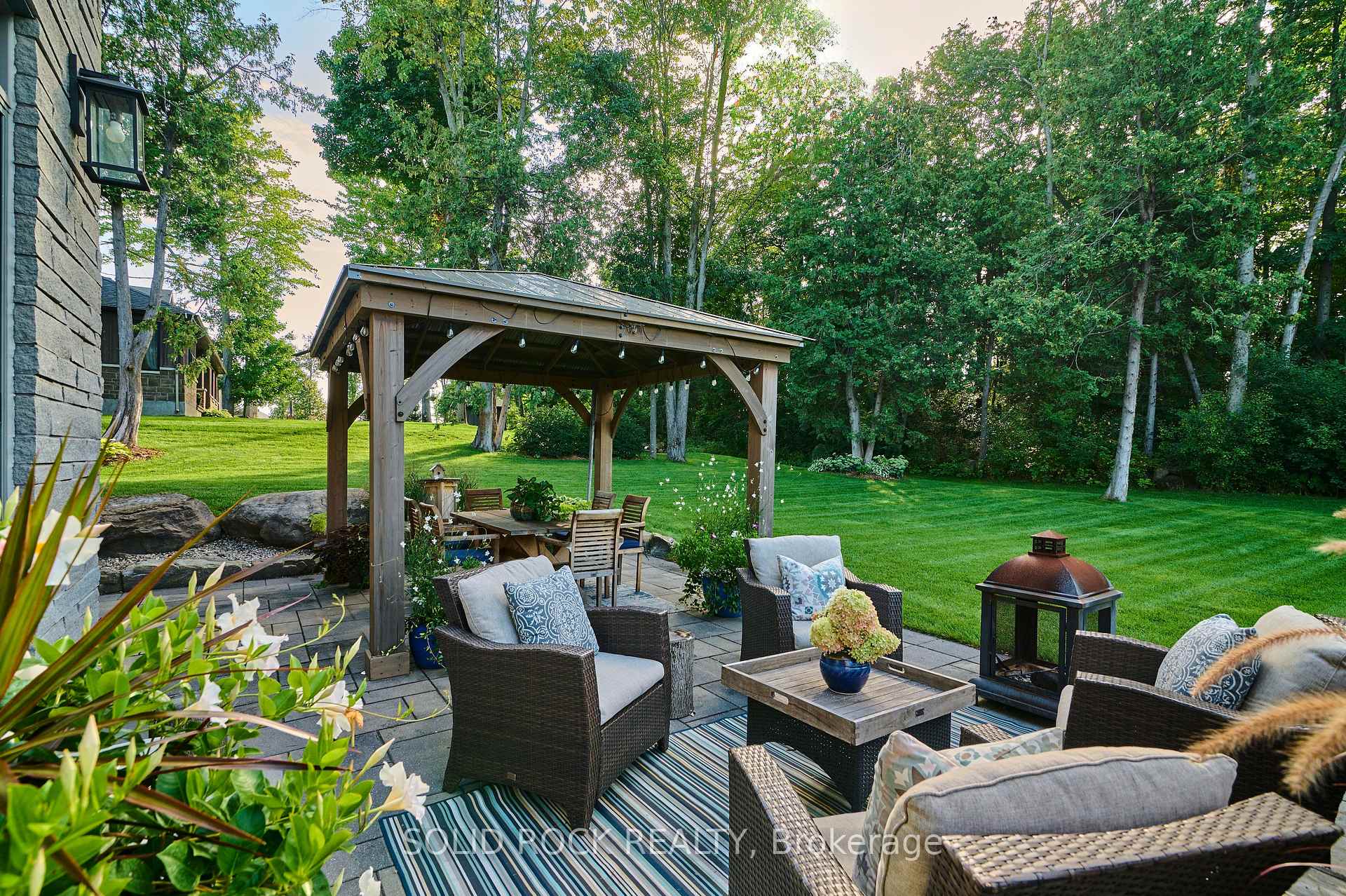 Photo 8 of 1882 Cedarlakes Way, Ottawa, Greely — HOMEH