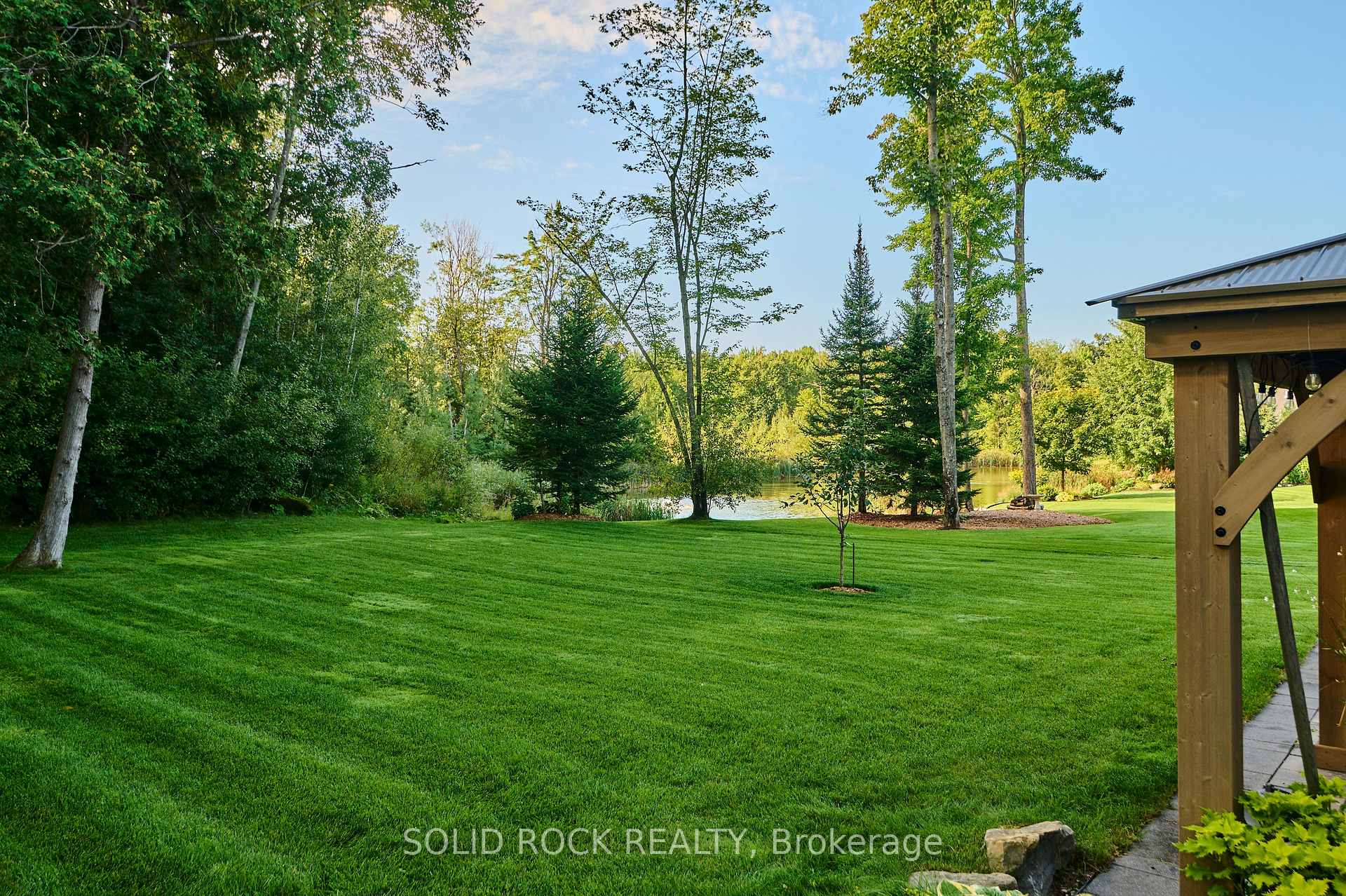 Photo 11 of 1882 Cedarlakes Way, Ottawa, Greely — HOMEH