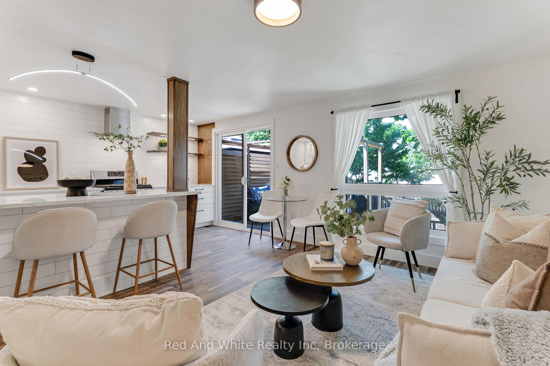 Photo 4 of 8 Grandridge Crescent W, Guelph, Willow West/Sugarbush/West Acres — HOMEH