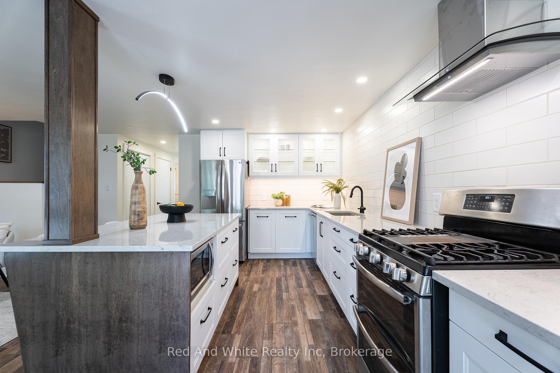 Photo 9 of 8 Grandridge Crescent W, Guelph, Willow West/Sugarbush/West Acres — HOMEH