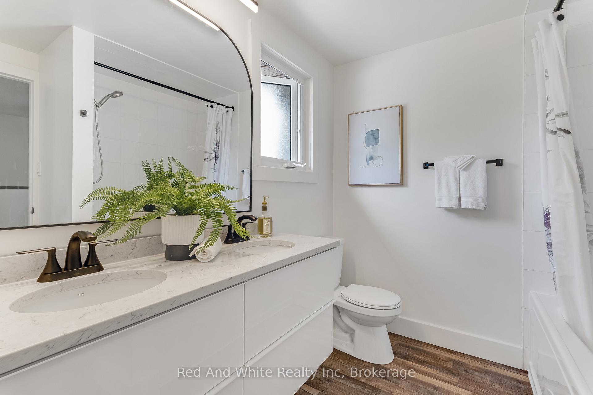 Photo 16 of 8 Grandridge Crescent W, Guelph, Willow West/Sugarbush/West Acres — HOMEH