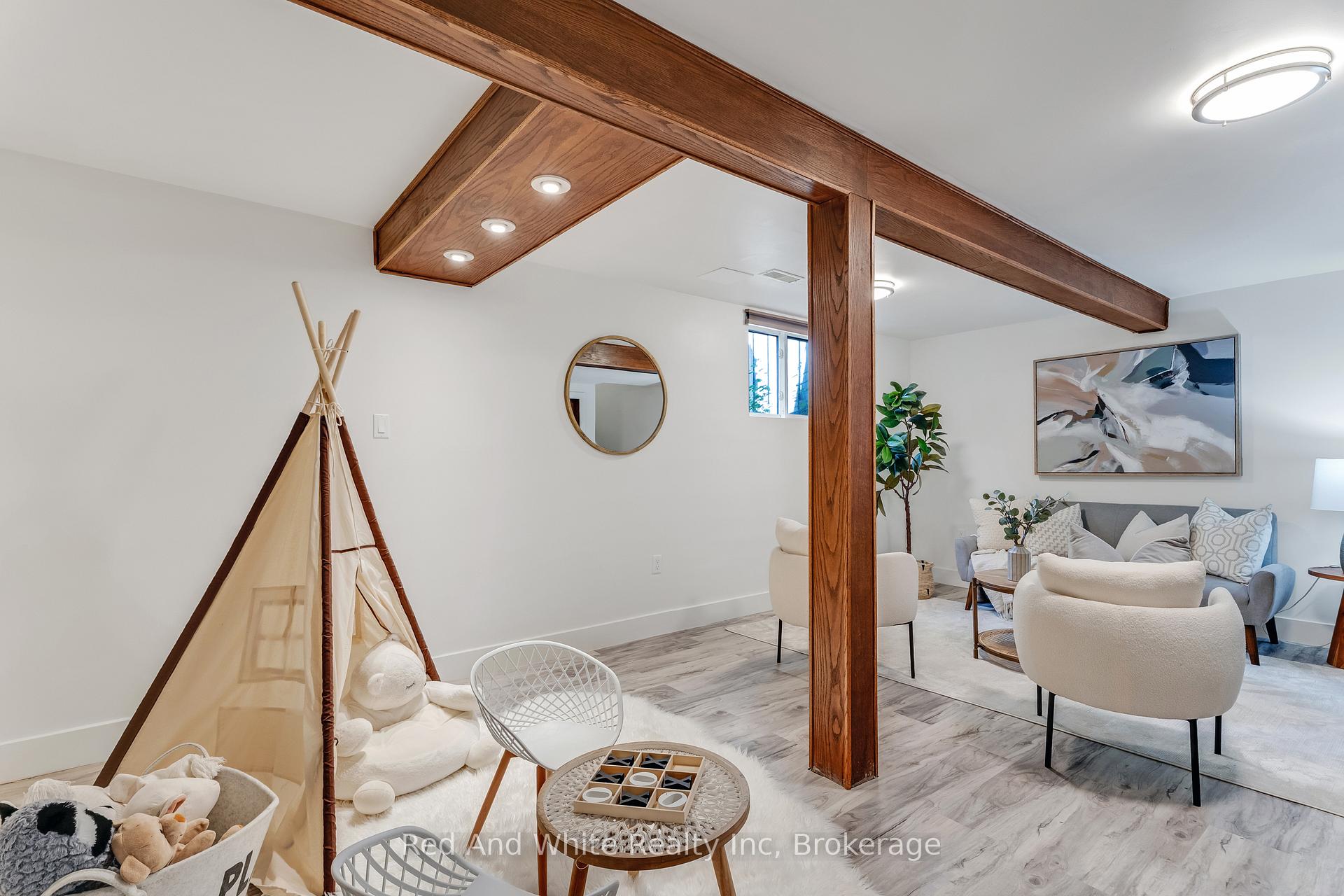 Photo 24 of 8 Grandridge Crescent W, Guelph, Willow West/Sugarbush/West Acres — HOMEH
