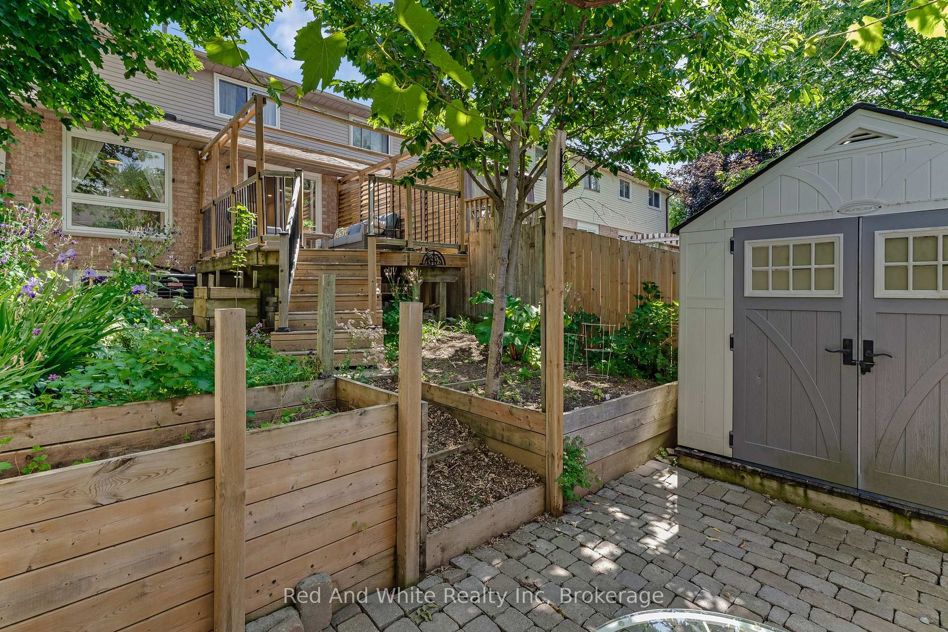 Photo 27 of 8 Grandridge Crescent W, Guelph, Willow West/Sugarbush/West Acres — HOMEH