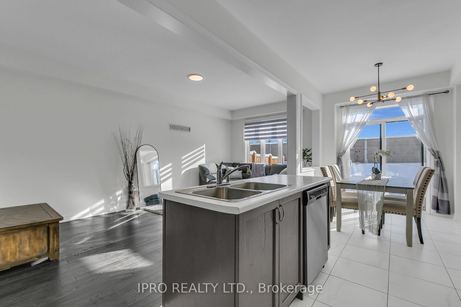 Photo 6 of Unit 60, 166 Deerpath Drive, Guelph, Willow West/Sugarbush/West Acres — HOMEH