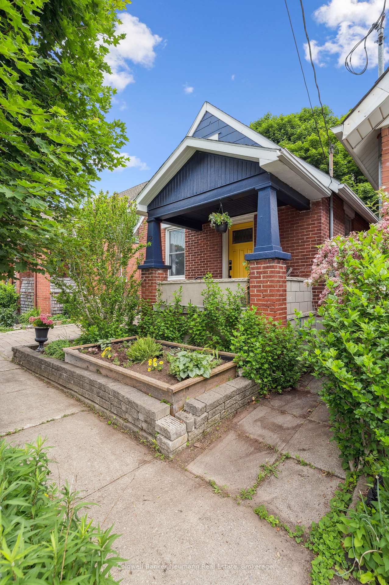 Photo 2 of 136 Kingsmill Avenue, Guelph, St. Patrick's Ward — HOMEH
