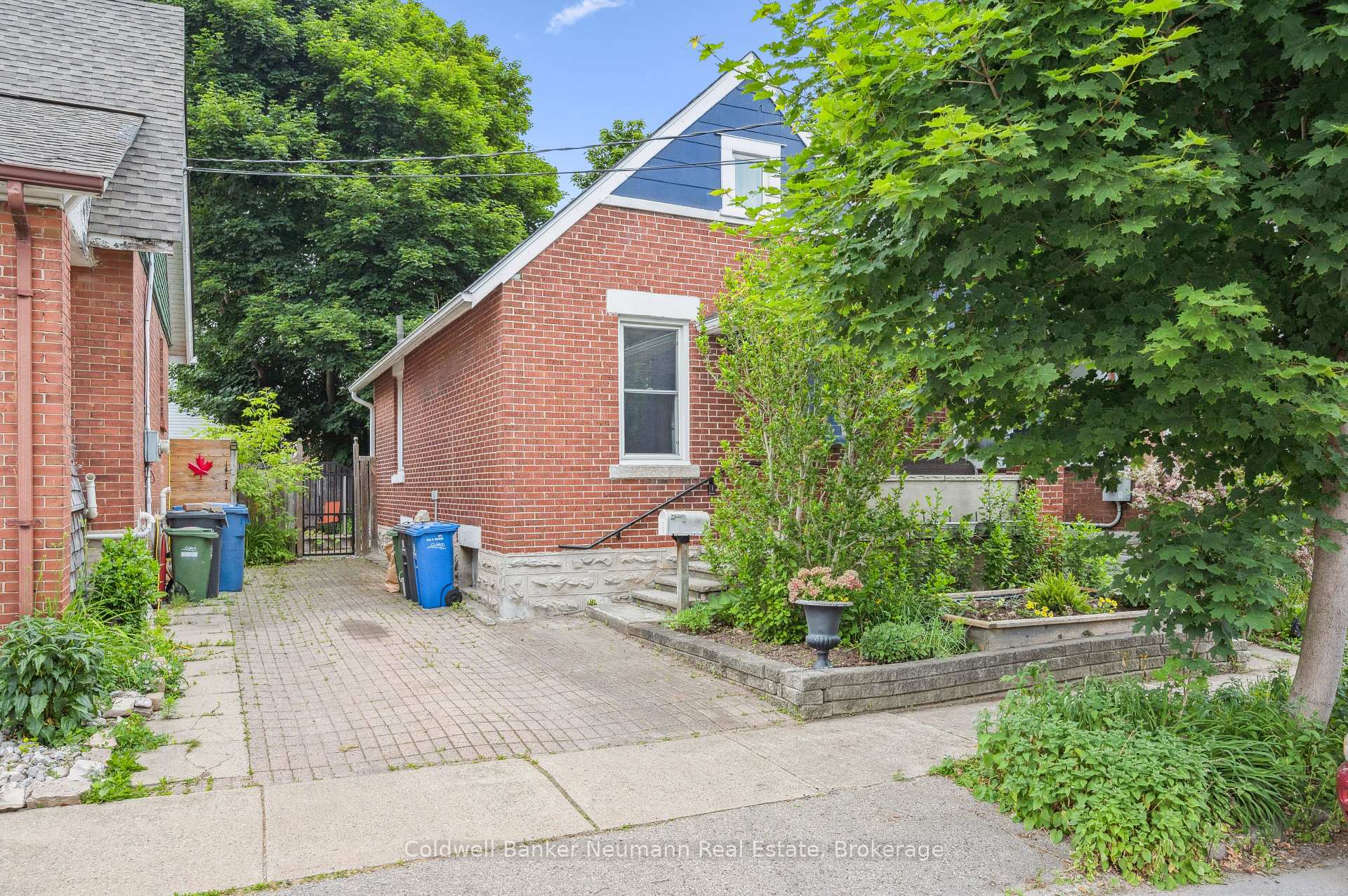 Photo 4 of 136 Kingsmill Avenue, Guelph, St. Patrick's Ward — HOMEH