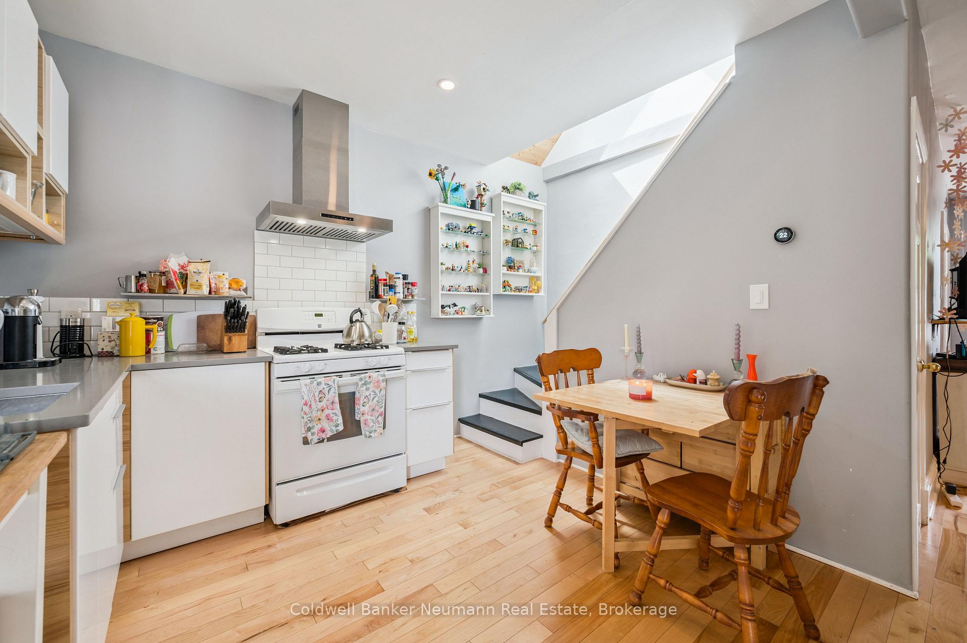 Photo 16 of 136 Kingsmill Avenue, Guelph, St. Patrick's Ward — HOMEH