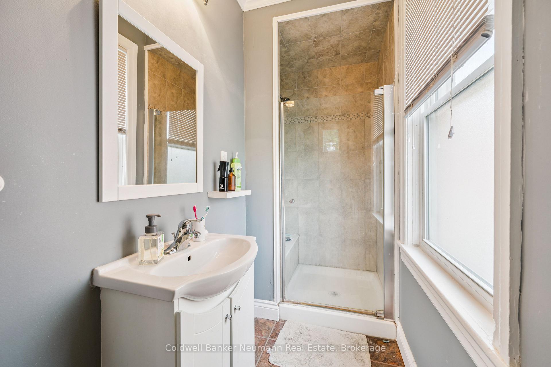 Photo 21 of 136 Kingsmill Avenue, Guelph, St. Patrick's Ward — HOMEH