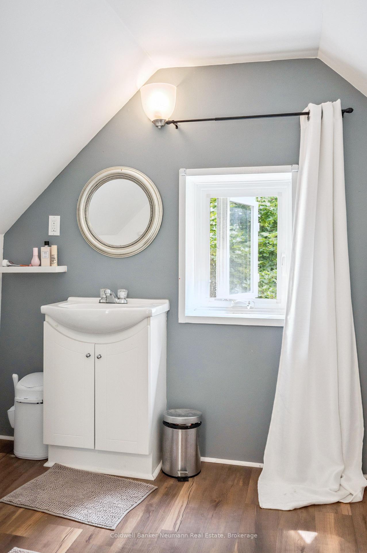 Photo 25 of 136 Kingsmill Avenue, Guelph, St. Patrick's Ward — HOMEH