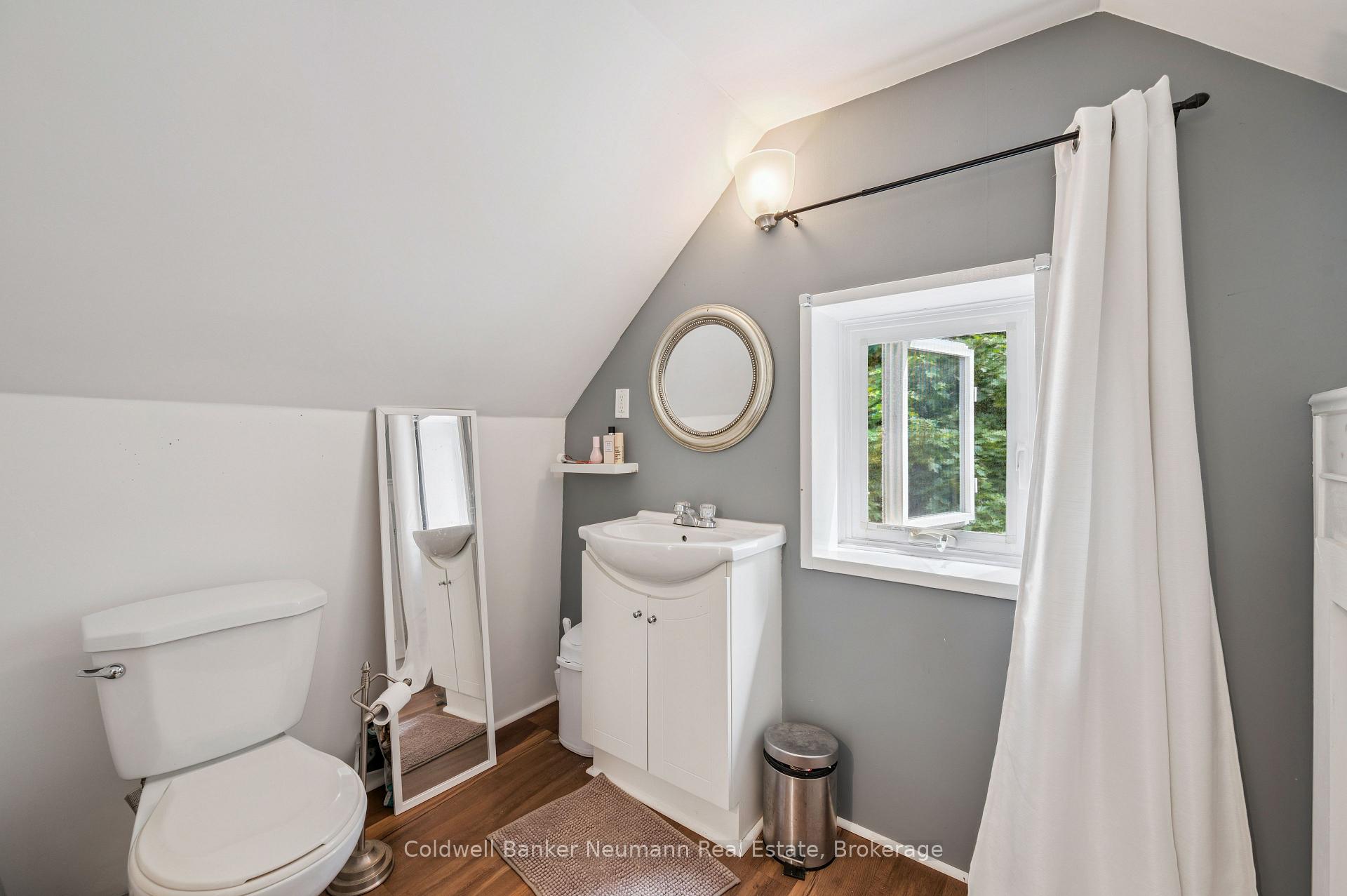 Photo 26 of 136 Kingsmill Avenue, Guelph, St. Patrick's Ward — HOMEH