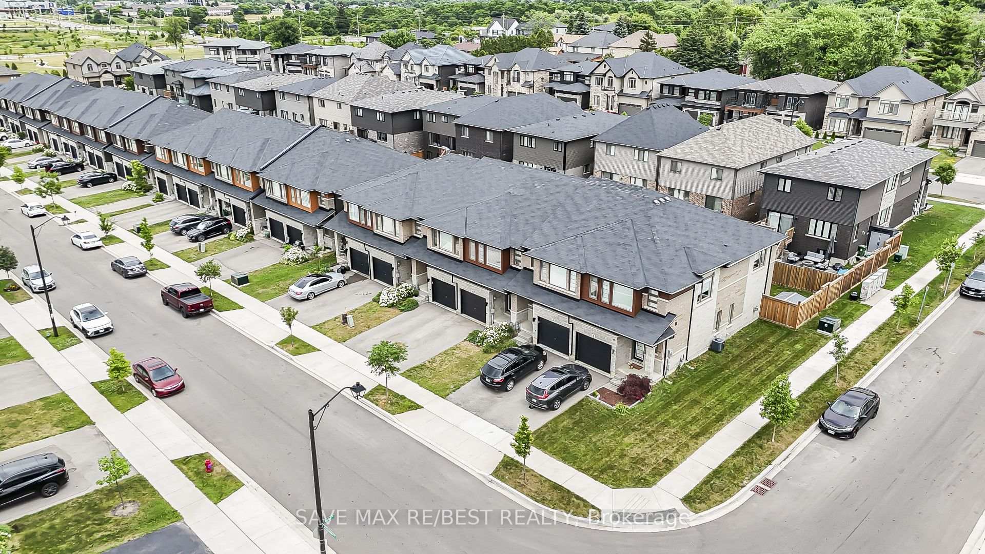 Photo 3 of 6 Greenwich Avenue, Hamilton, Stoney Creek Mountain — HOMEH