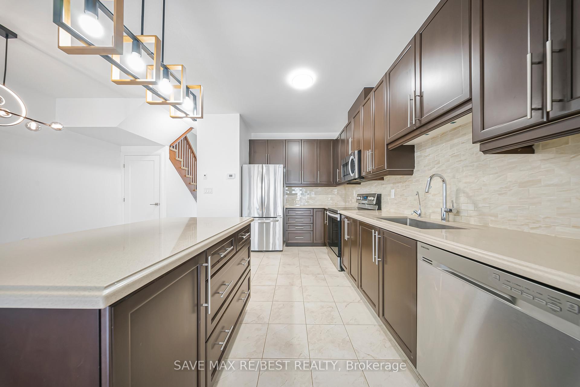 Photo 10 of 6 Greenwich Avenue, Hamilton, Stoney Creek Mountain — HOMEH