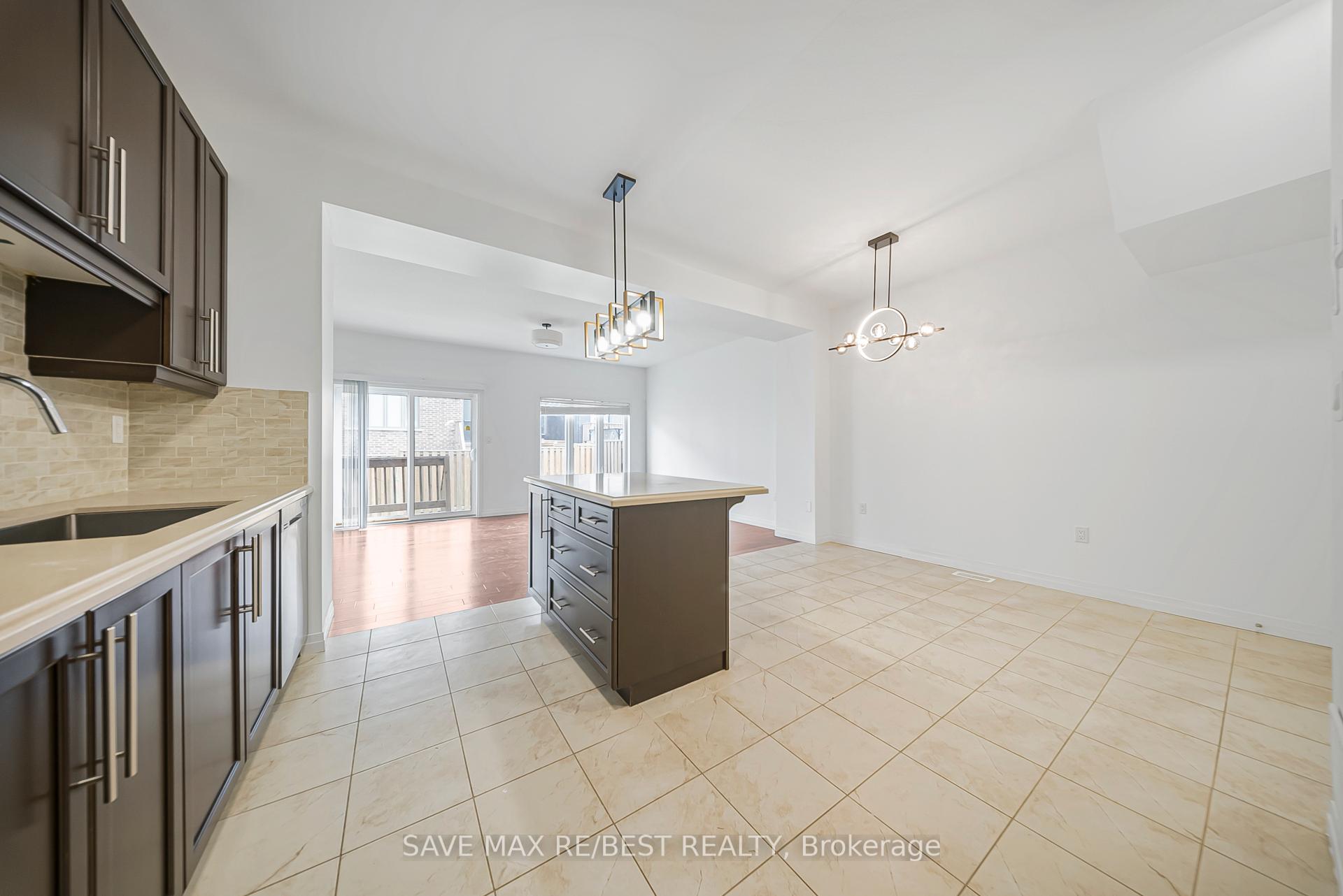 Photo 13 of 6 Greenwich Avenue, Hamilton, Stoney Creek Mountain — HOMEH
