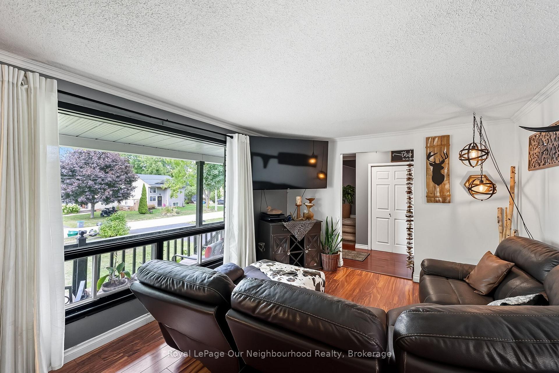 Photo 15 of 17 Elgin Street W, Brighton — HOMEH