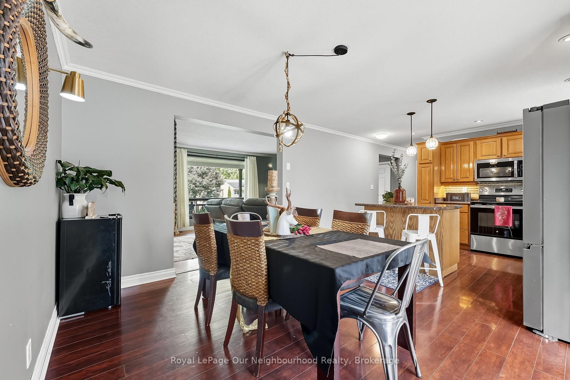 Photo 13 of 17 Elgin Street W, Brighton — HOMEH