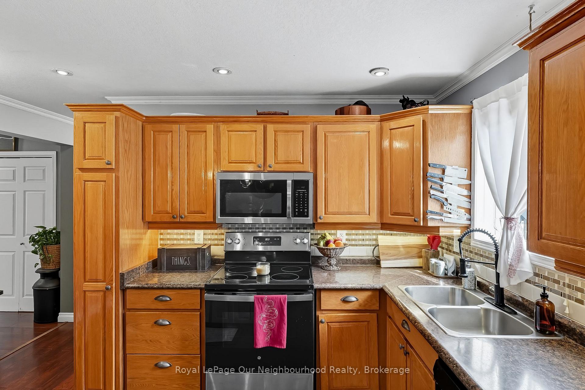Photo 21 of 17 Elgin Street W, Brighton — HOMEH