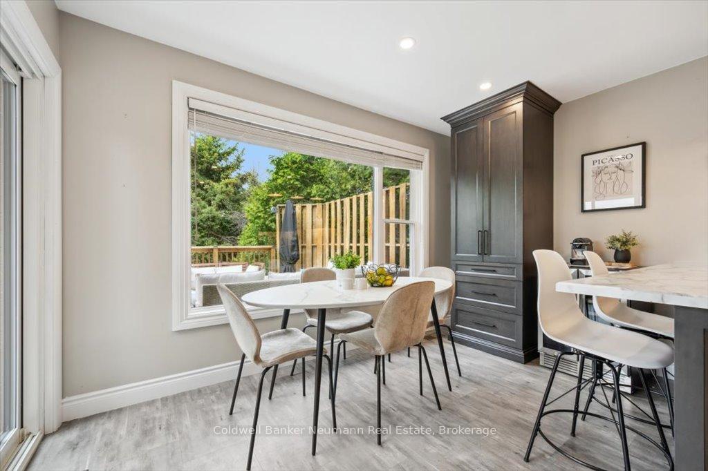Photo 5 of 25 Hayward Crescent, Guelph, Clairfields/Hanlon Business Park — HOMEH