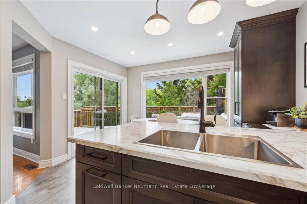 Photo 9 of 25 Hayward Crescent, Guelph, Clairfields/Hanlon Business Park — HOMEH