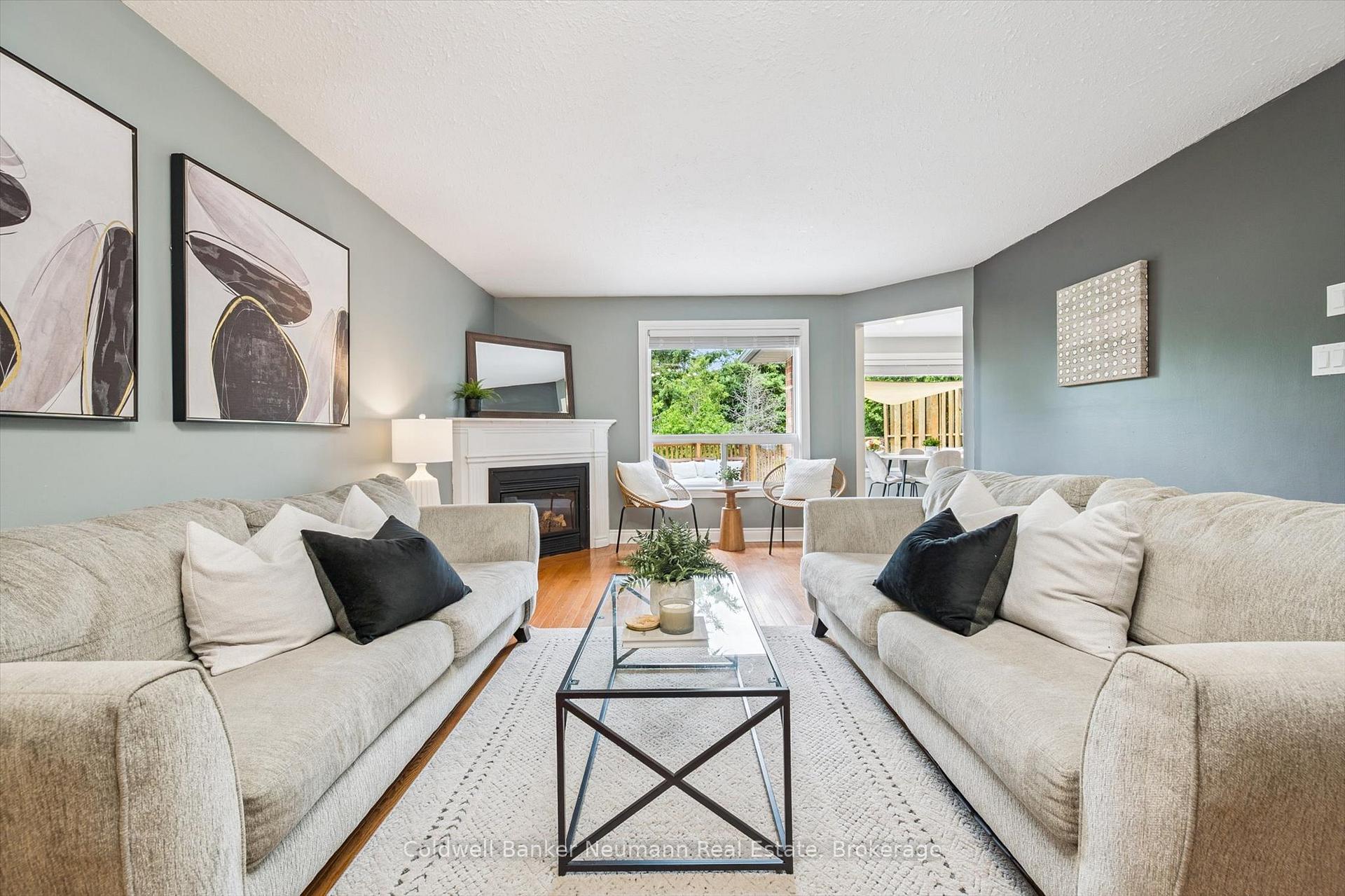 Photo 12 of 25 Hayward Crescent, Guelph, Clairfields/Hanlon Business Park — HOMEH