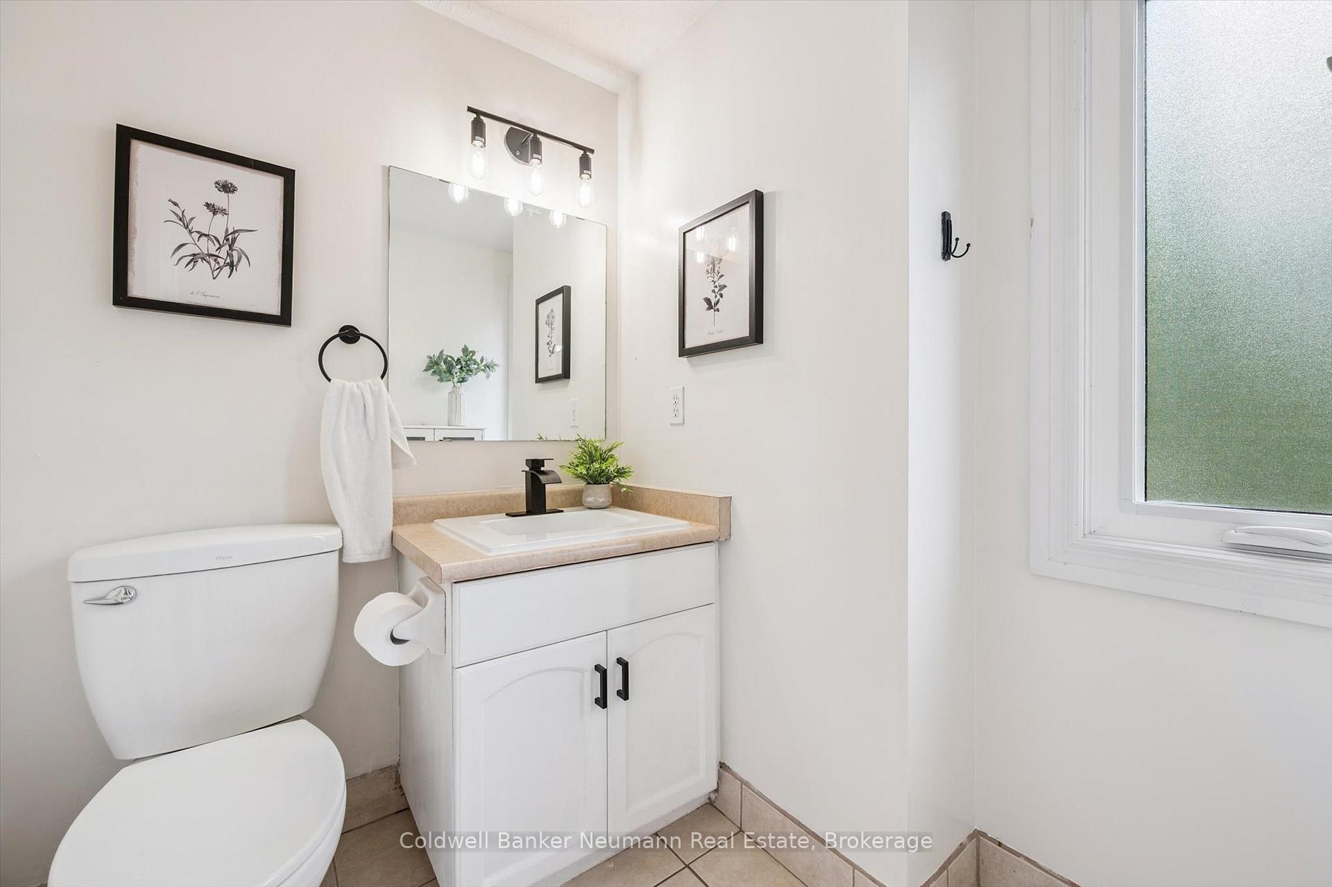 Photo 21 of 25 Hayward Crescent, Guelph, Clairfields/Hanlon Business Park — HOMEH