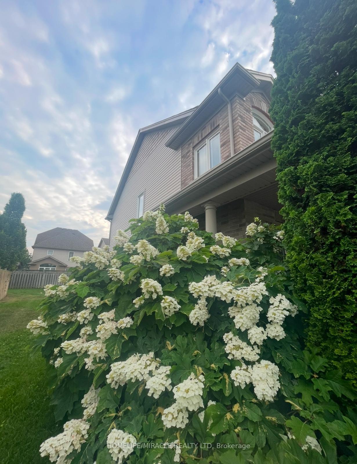 Photo 1 of 14 Waterford Drive, Guelph, Pineridge/Westminster Woods — HOMEH