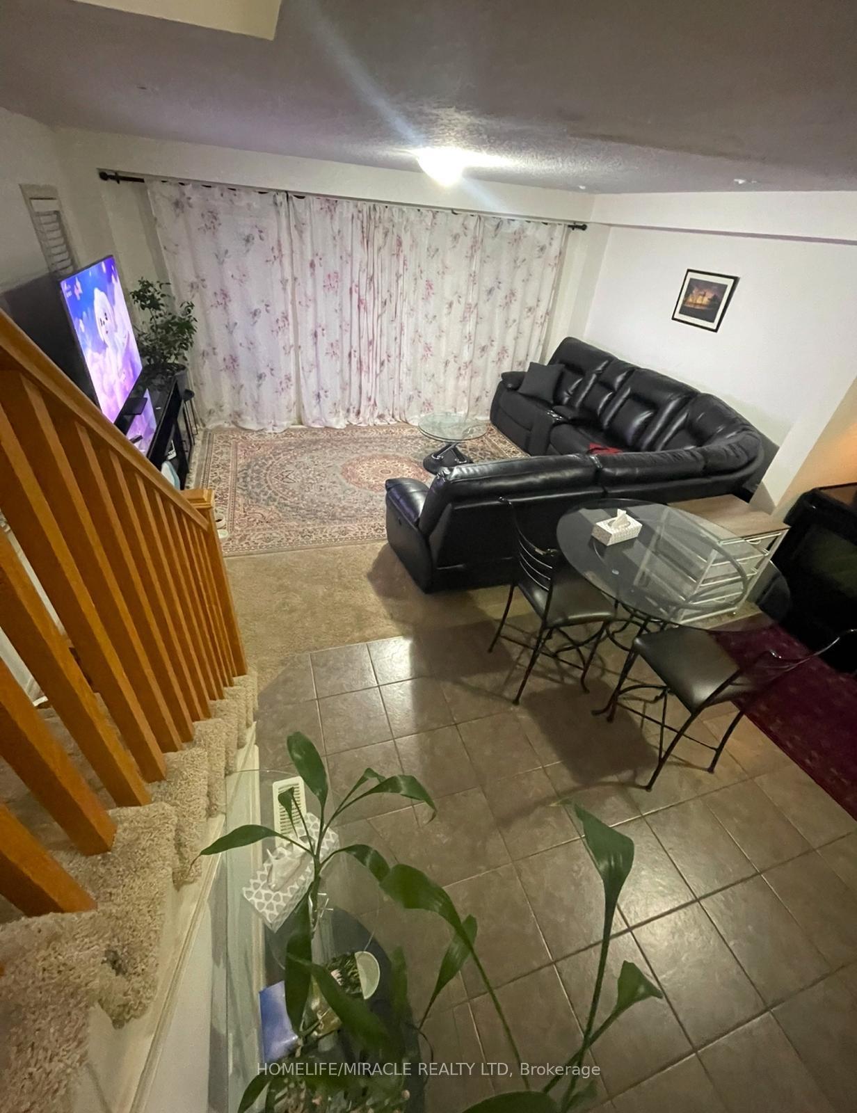 Photo 7 of 14 Waterford Drive, Guelph, Pineridge/Westminster Woods — HOMEH