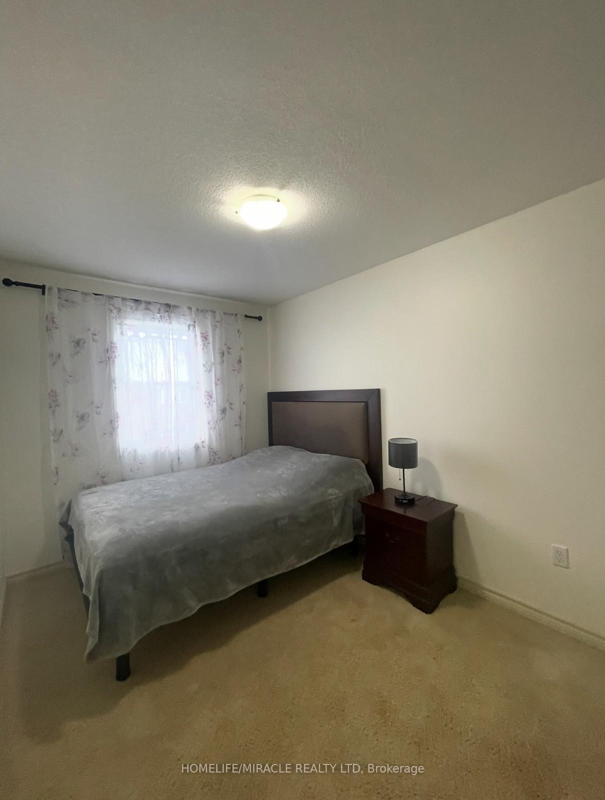 Photo 15 of 14 Waterford Drive, Guelph, Pineridge/Westminster Woods — HOMEH