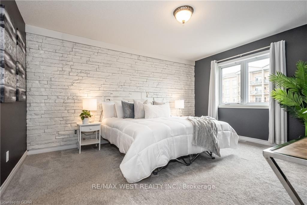 Photo 6 of 16 Clough Crescent, Guelph, Pineridge/Westminster Woods — HOMEH