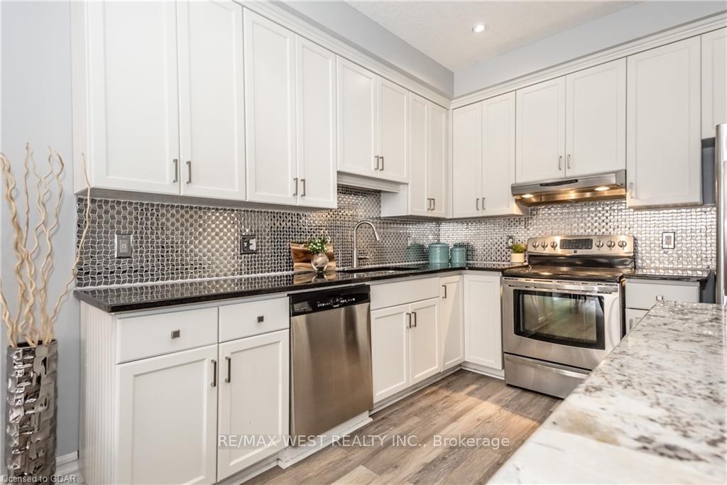 Photo 14 of 16 Clough Crescent, Guelph, Pineridge/Westminster Woods — HOMEH
