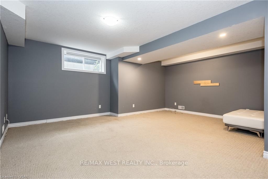 Photo 34 of 16 Clough Crescent, Guelph, Pineridge/Westminster Woods — HOMEH
