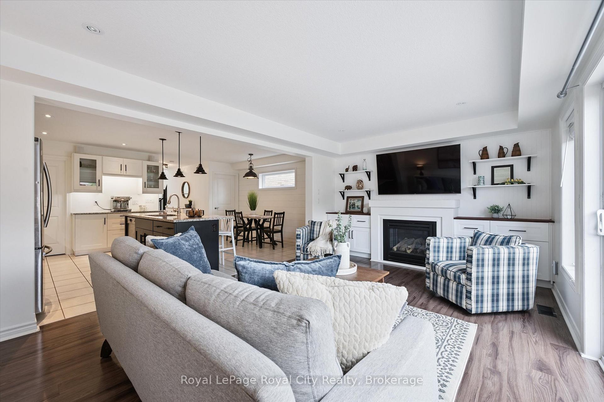 Photo 10 of 138 Couling Crescent, Guelph, Grange Road — HOMEH