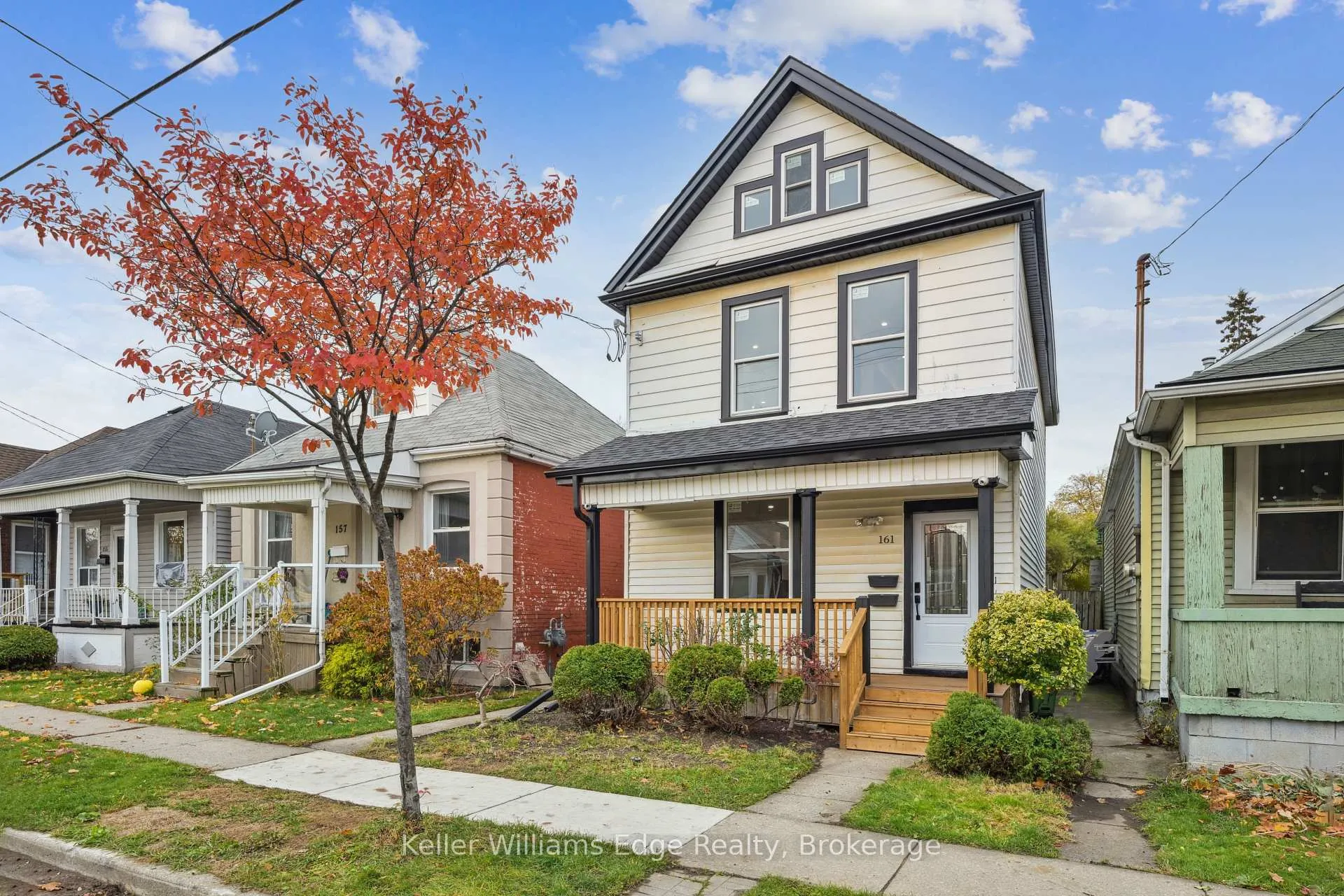 Front of 161 Weir Street N
