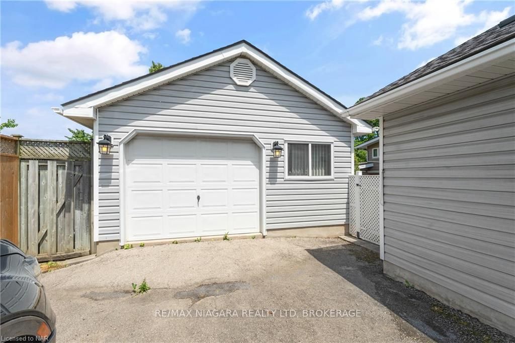 Photo 6 of 313 Lake Street, Grimsby, Grimsby Beach — HOMEH