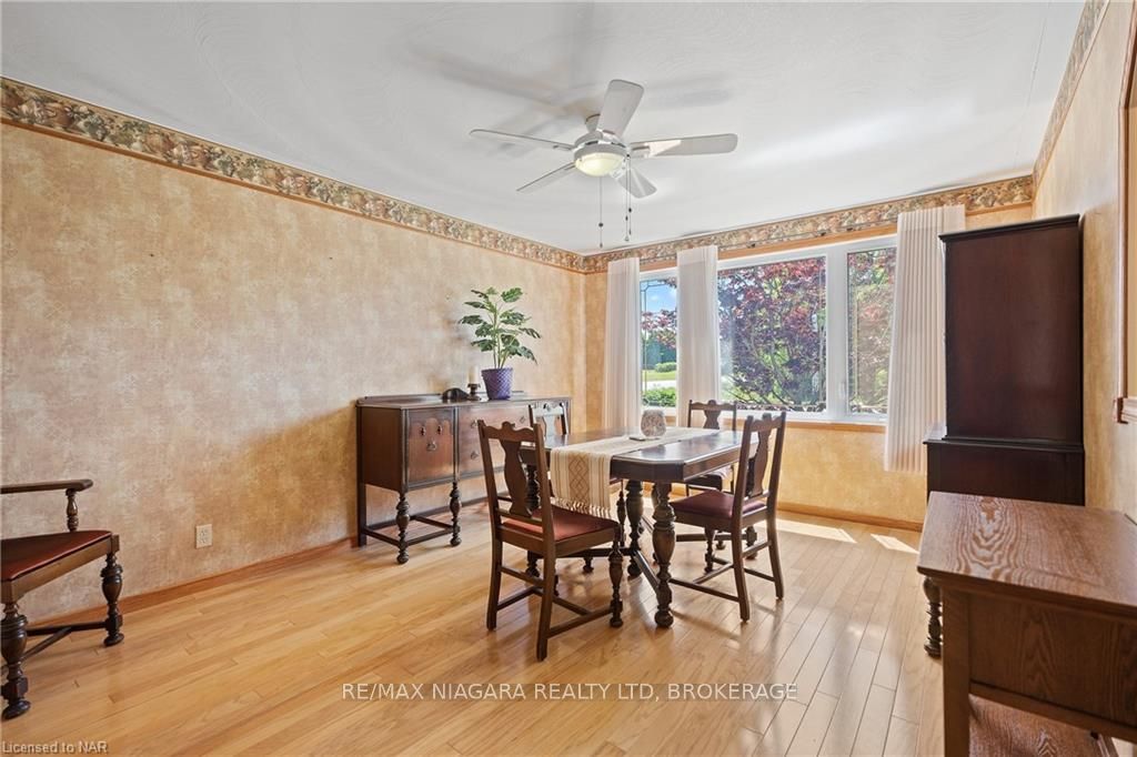 Photo 12 of 313 Lake Street, Grimsby, Grimsby Beach — HOMEH