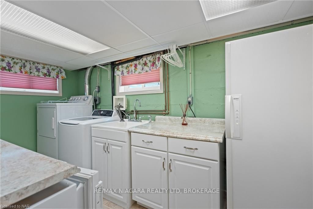 Photo 27 of 313 Lake Street, Grimsby, Grimsby Beach — HOMEH
