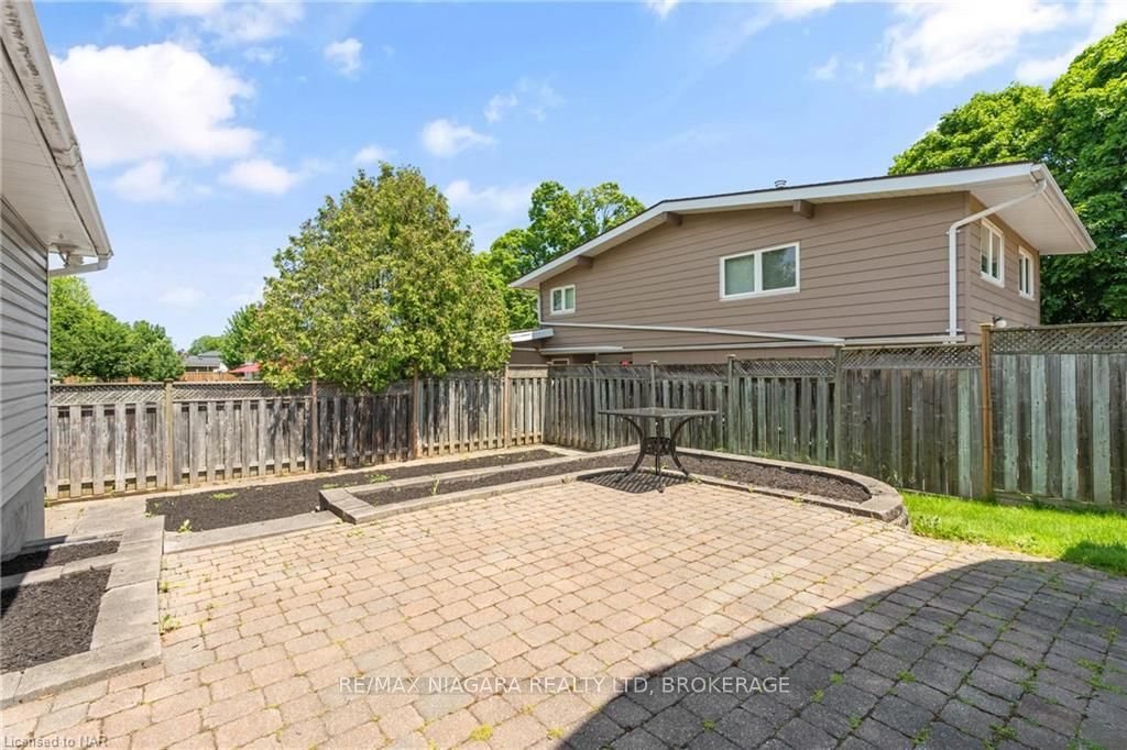 Photo 33 of 313 Lake Street, Grimsby, Grimsby Beach — HOMEH