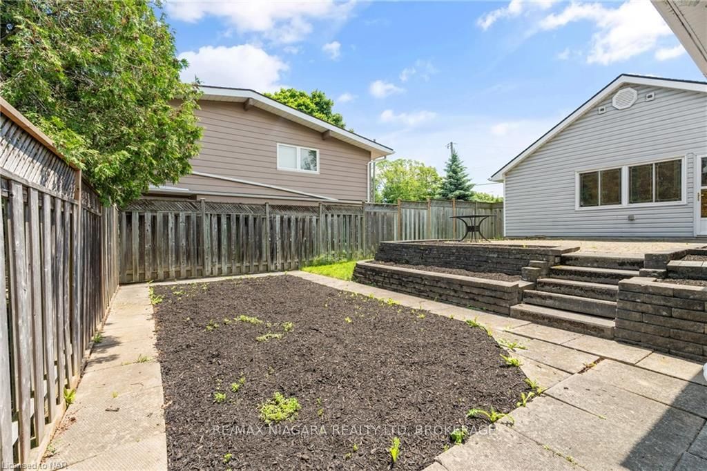 Photo 34 of 313 Lake Street, Grimsby, Grimsby Beach — HOMEH