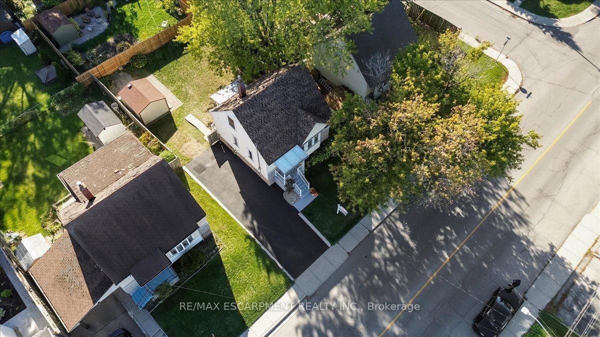 Photo 4 of 832 Queensdale Avenue, Hamilton, Raleigh — HOMEH