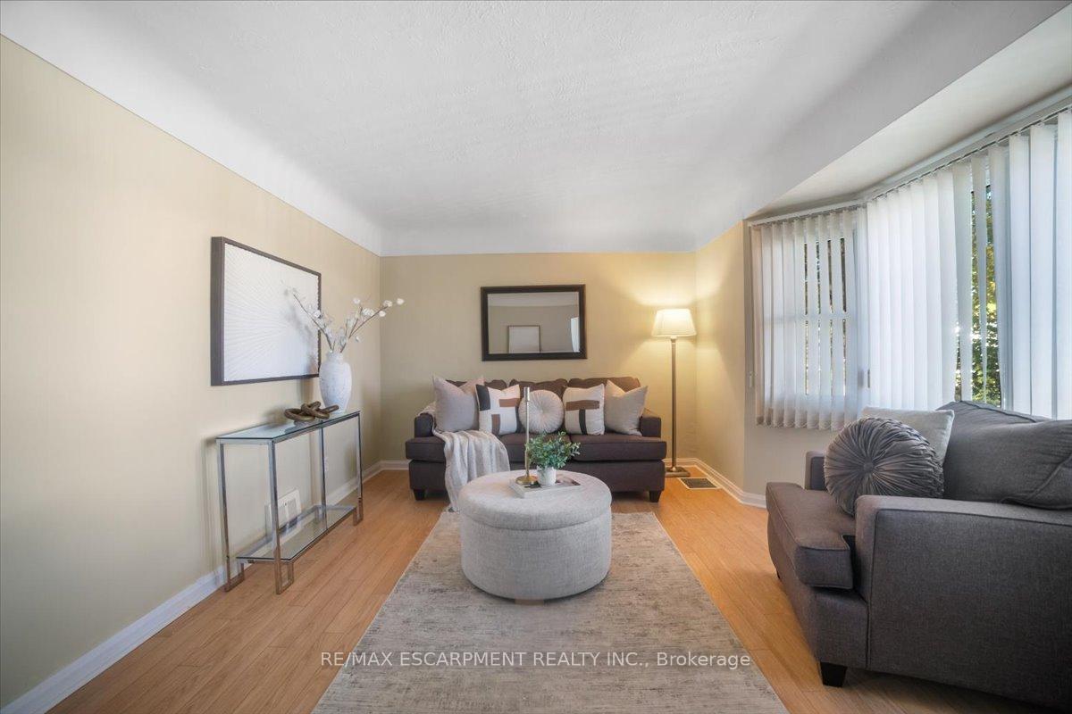 Photo 6 of 832 Queensdale Avenue, Hamilton, Raleigh — HOMEH