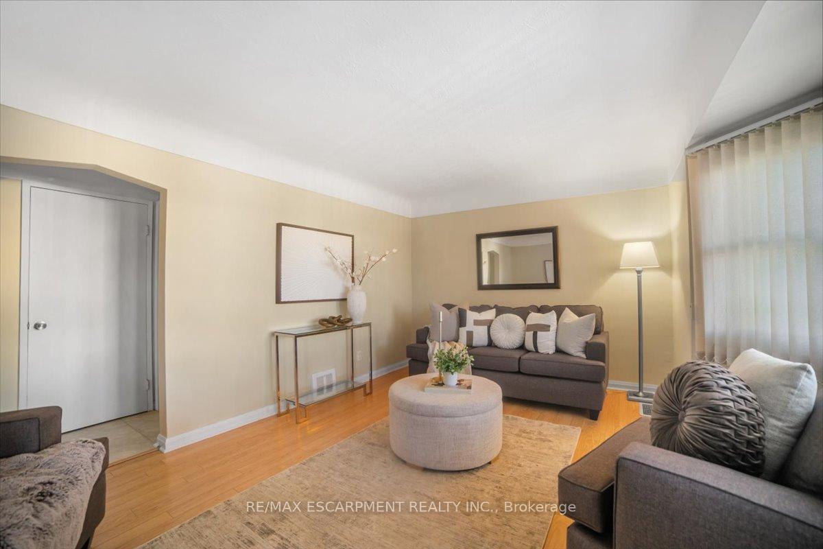 Photo 7 of 832 Queensdale Avenue, Hamilton, Raleigh — HOMEH