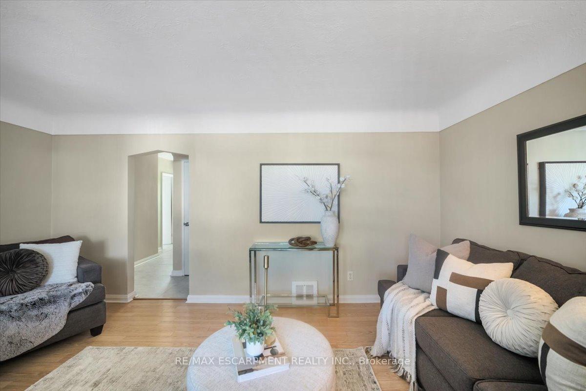 Photo 10 of 832 Queensdale Avenue, Hamilton, Raleigh — HOMEH