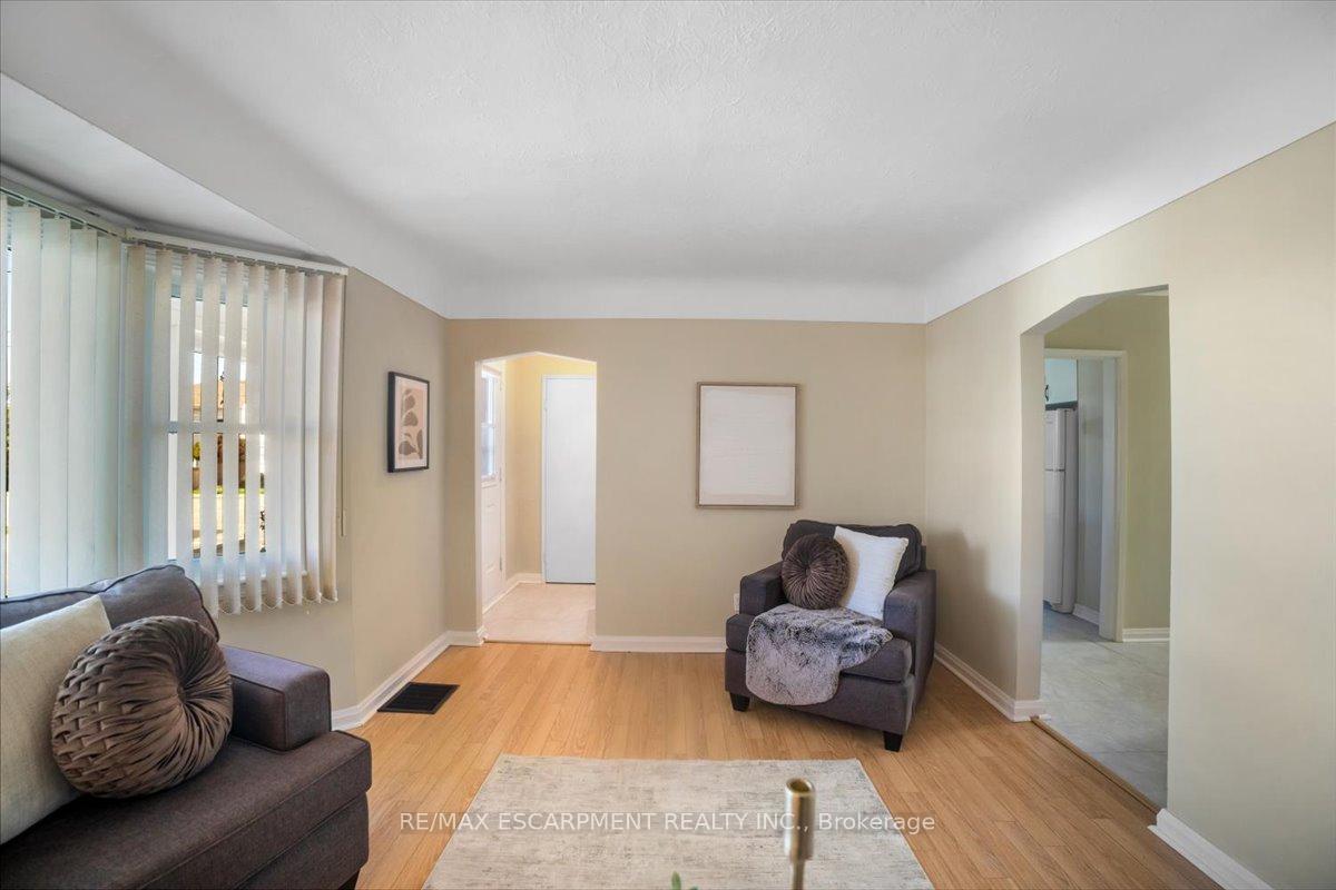 Photo 12 of 832 Queensdale Avenue, Hamilton, Raleigh — HOMEH