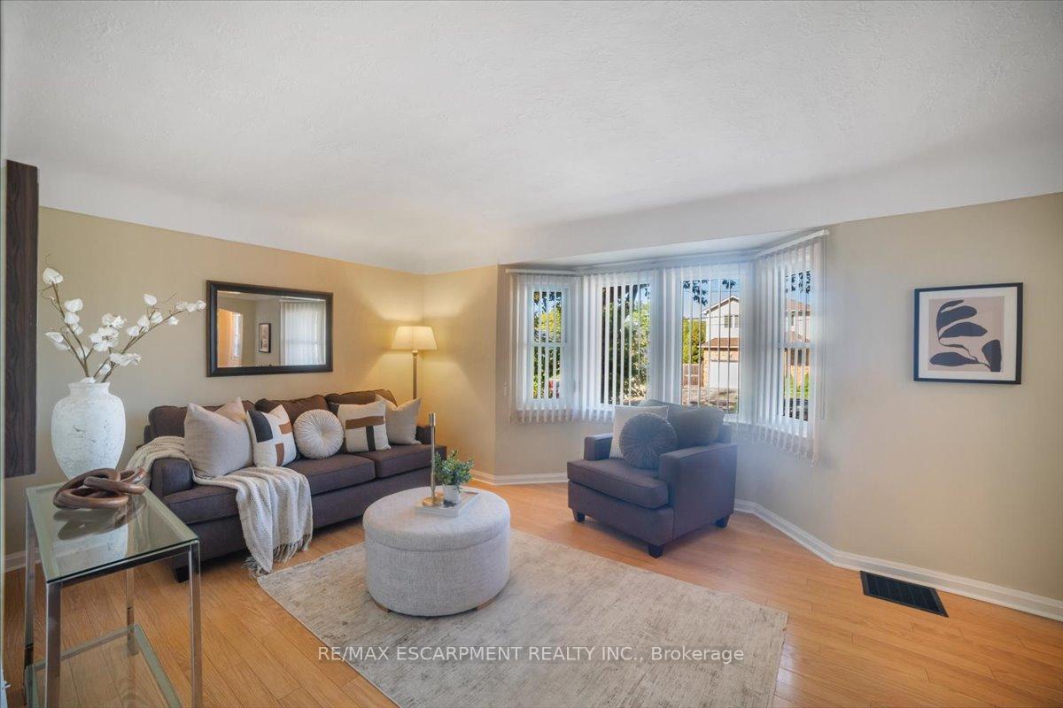 Photo 13 of 832 Queensdale Avenue, Hamilton, Raleigh — HOMEH