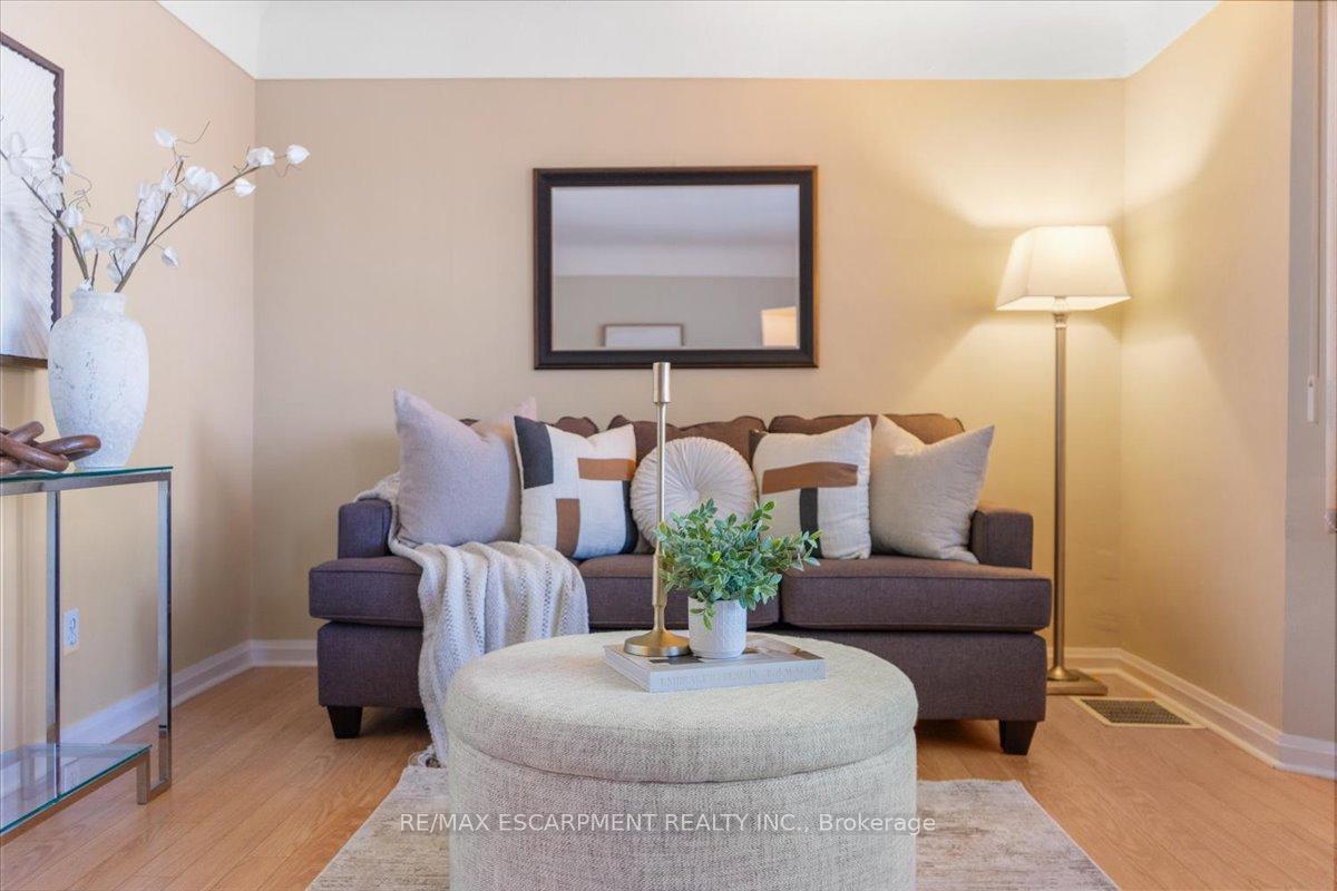 Photo 14 of 832 Queensdale Avenue, Hamilton, Raleigh — HOMEH