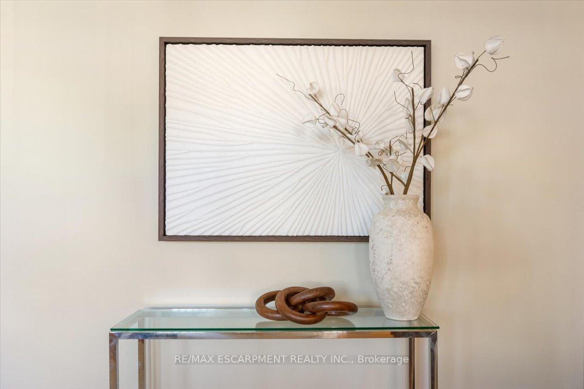 Photo 15 of 832 Queensdale Avenue, Hamilton, Raleigh — HOMEH