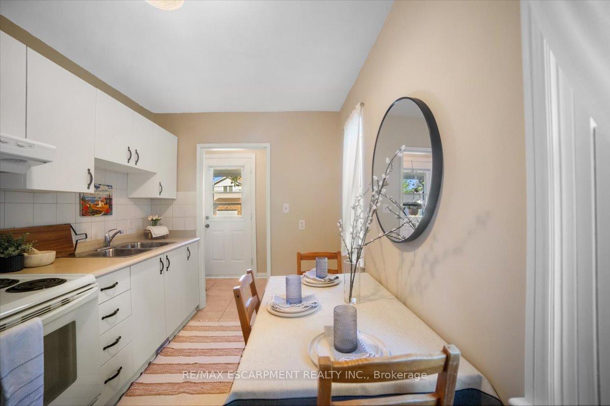 Photo 19 of 832 Queensdale Avenue, Hamilton, Raleigh — HOMEH